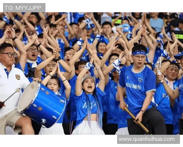 南京足球队配合引发热议球迷对战术选择与球员默契提出质疑 南京足球队配合引发热议球迷对战术选择与球员默契提出质疑