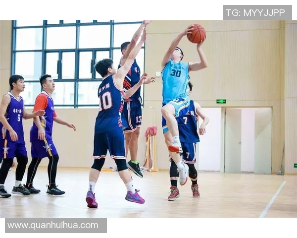 篮球与足球巨星同台竞技友谊赛引发体育界热议 篮球与足球巨星同台竞技友谊赛引发体育界热议